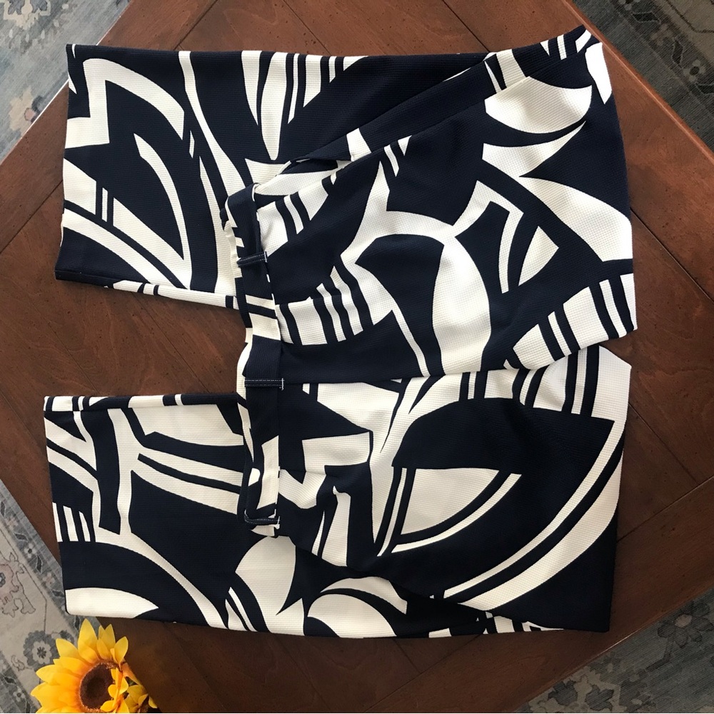 Chico's Black and White Abstract‎ Pants Size 0 - Picture 5 of 9